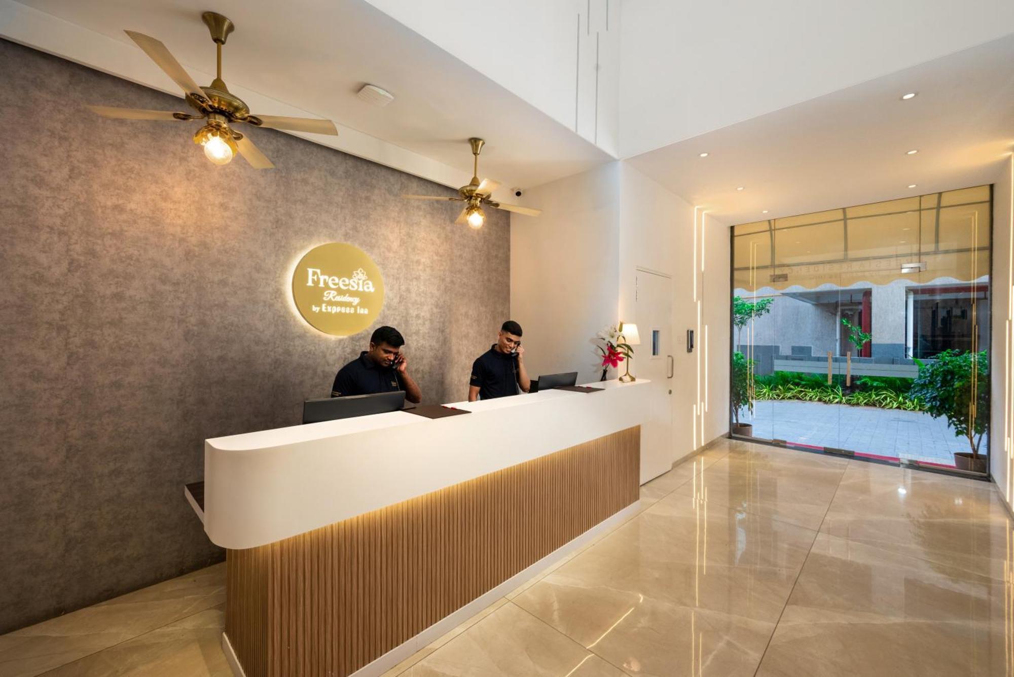Freesia Residency By Express Inn - 나비뭄바이 외부 사진