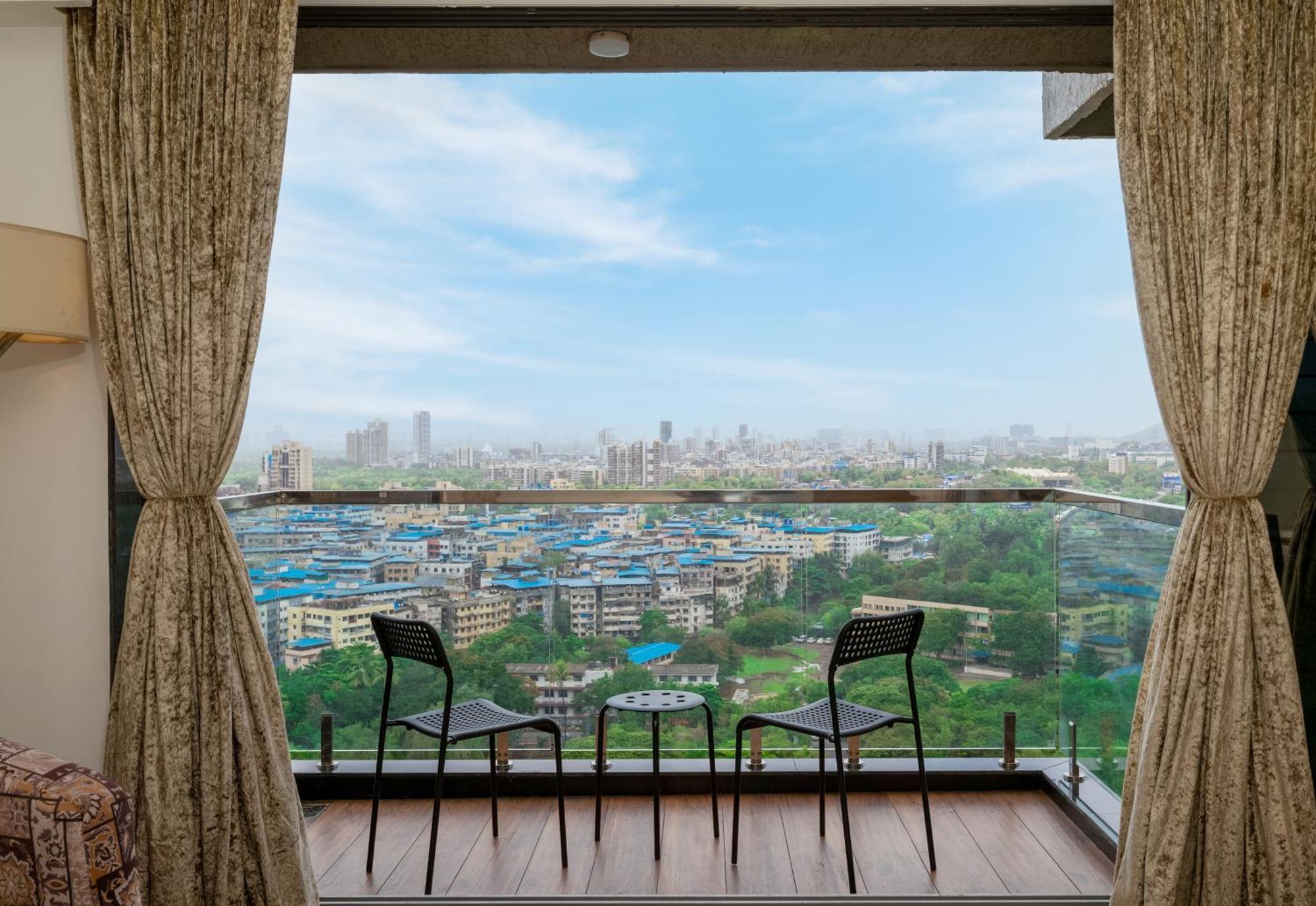 Freesia Residency By Express Inn - 나비뭄바이 외부 사진