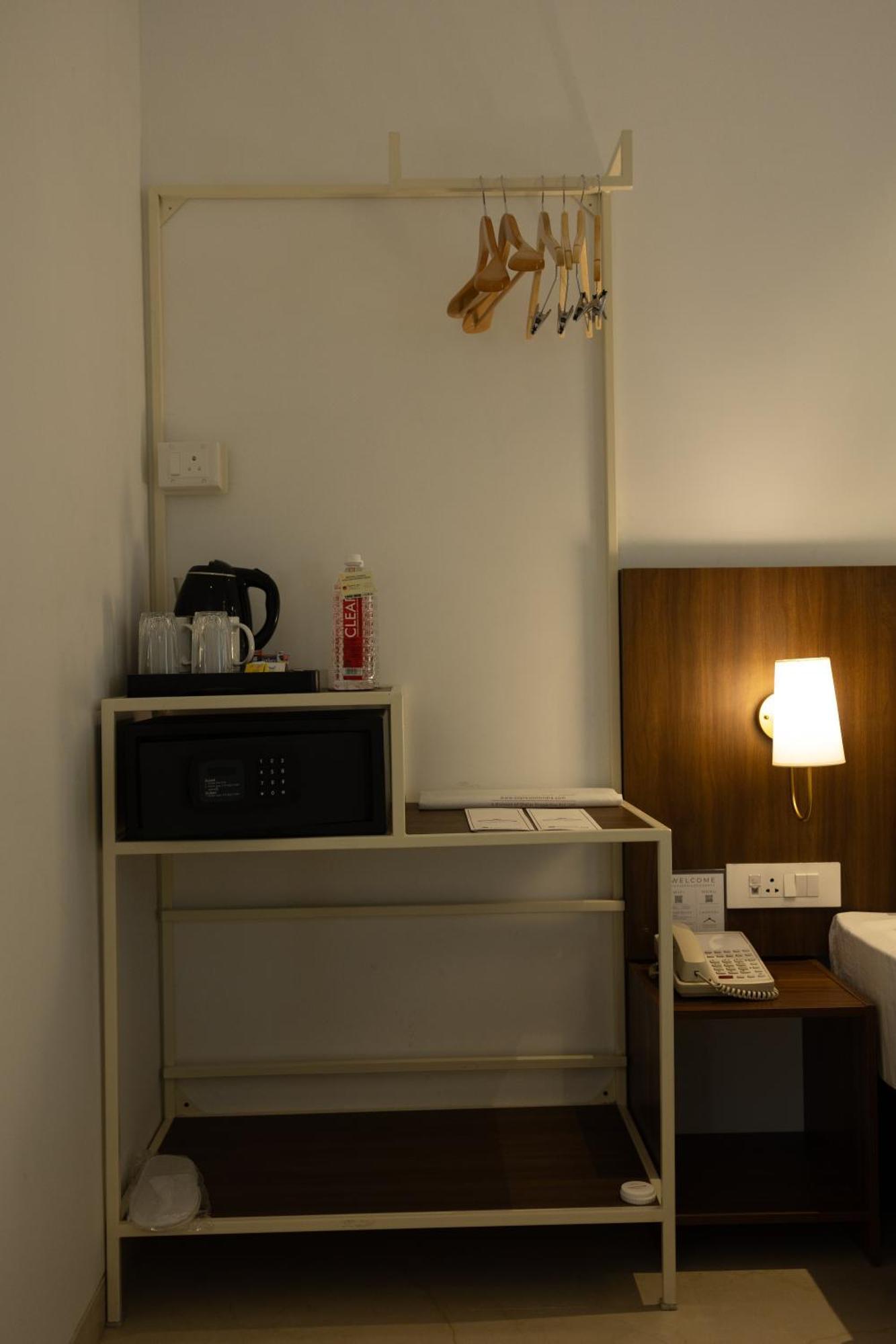 Freesia Residency By Express Inn - 나비뭄바이 외부 사진